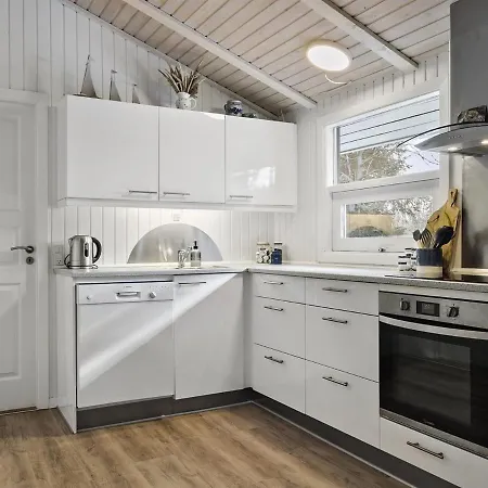 Yessica - 300m From The Sea In Nw Jutland By Interhome Vakantiehuis