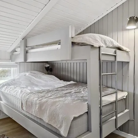 Holiday home Yessica - 300m From The Sea In Nw Jutland By Interhome Lokken